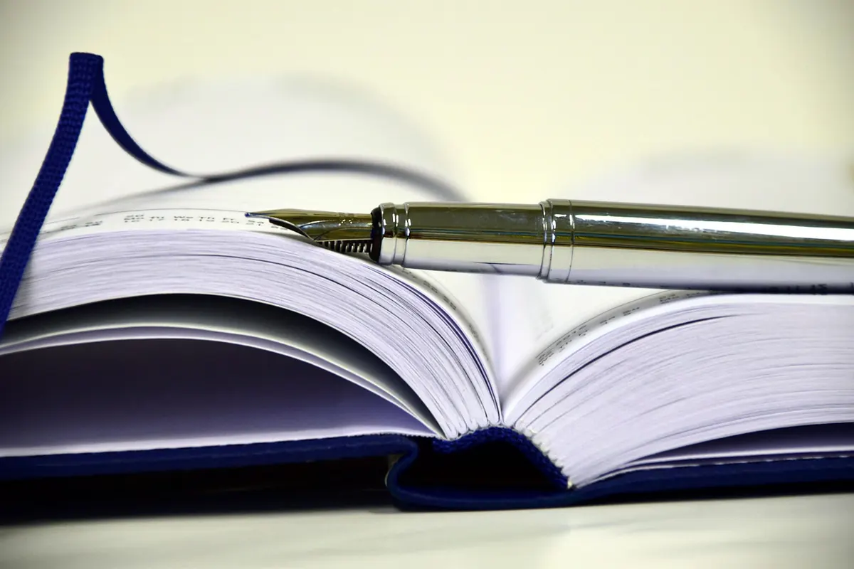 Book Review vs. Reading Diary: What's the Difference and Which Should You Keep?